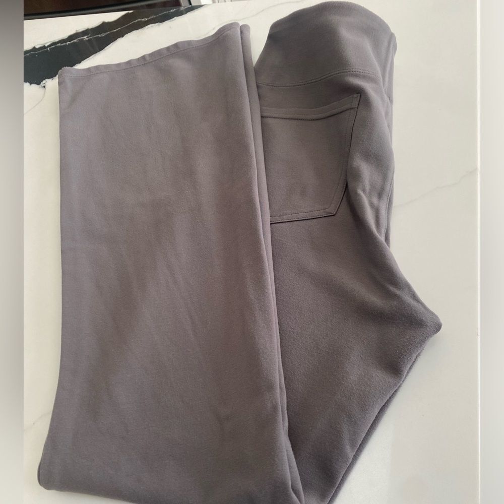 Halara Flex High Waisted Pocket Pant Stylish Gray Flare Excellent Condition - Picture 2 of 8